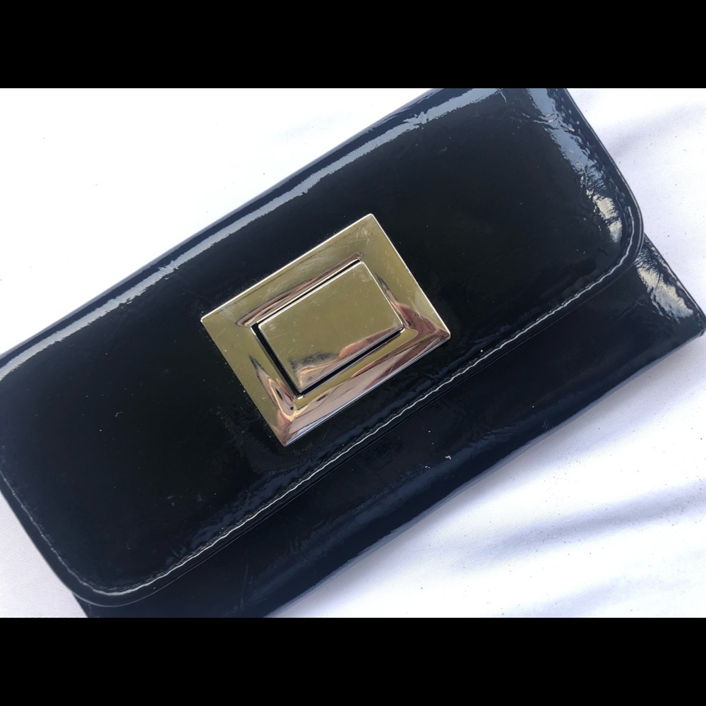 Black and red Turnkey wallet